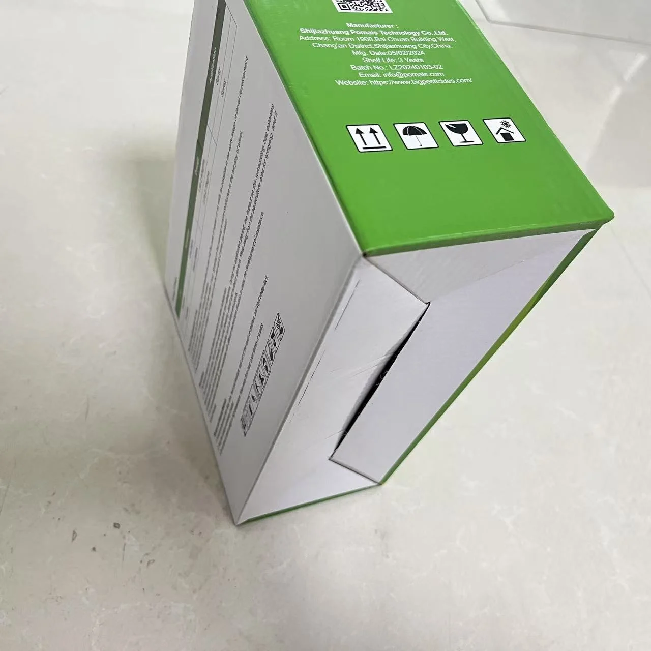 White Reverse Tuck Folding Cartons