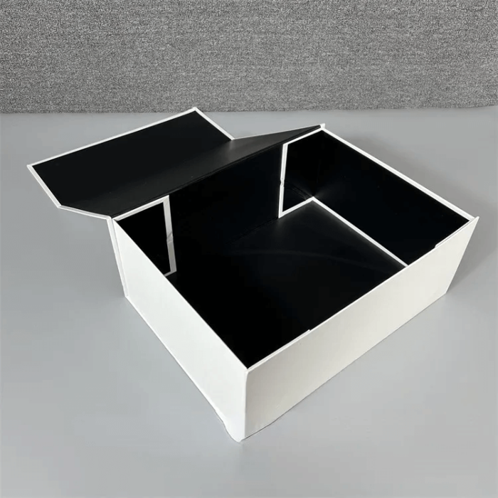 Clamshell Folding Cartons