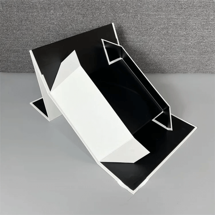 Clamshell Folding Cartons